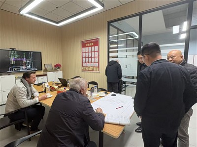 Cwsmeriaid Eidalaidd Ymweld â FABIO I Archwilio Cydweithrediad Llinell Allwth...